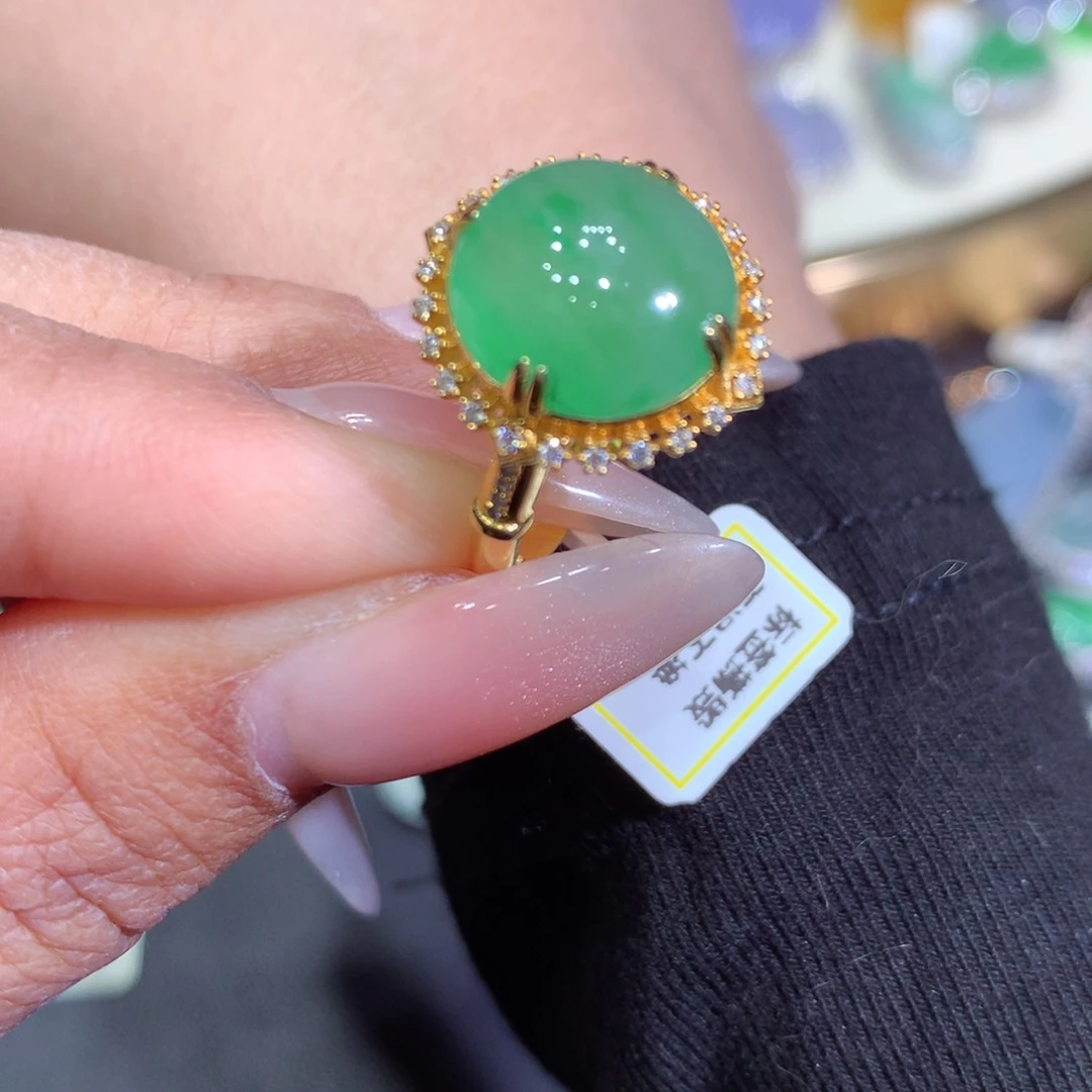 翡翠戒指18K金镶嵌翡翠