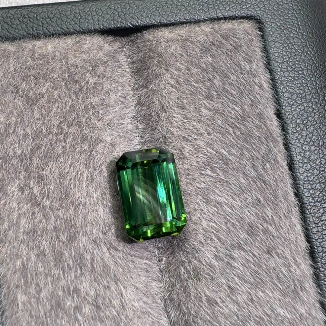 裸石未镶嵌碧玺5.13克拉一粒