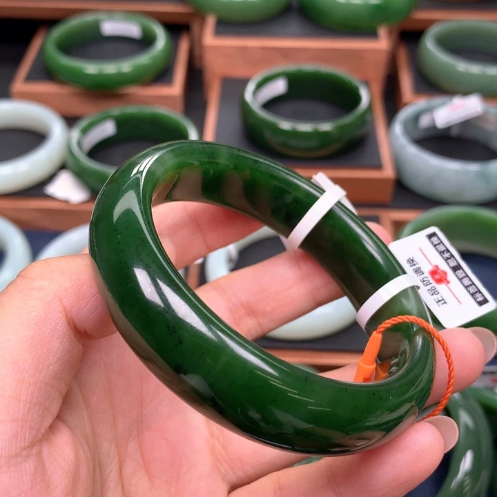 和田玉（碧玉）手镯未镶嵌60