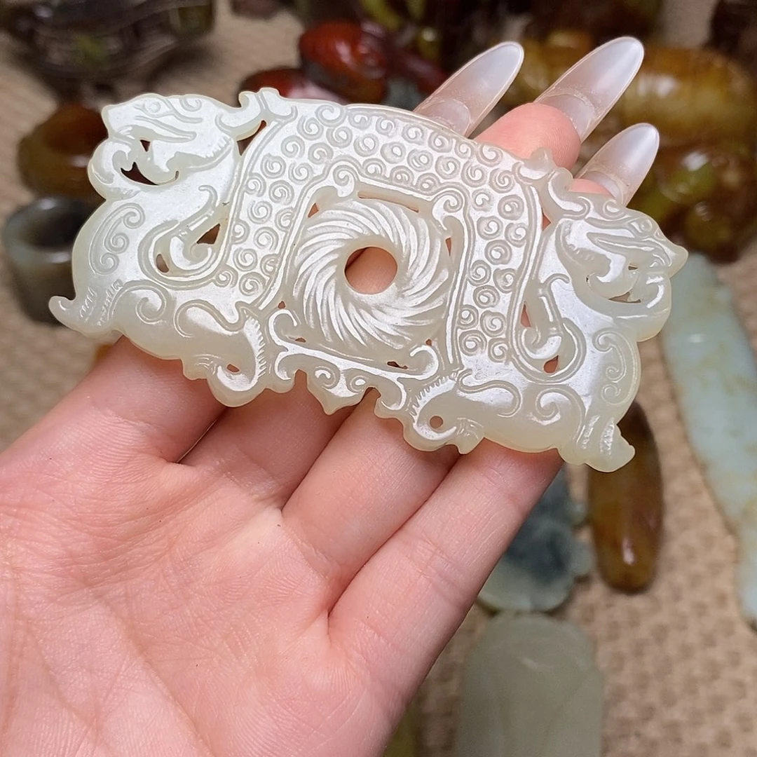 未镶嵌蛇纹石玉颈饰