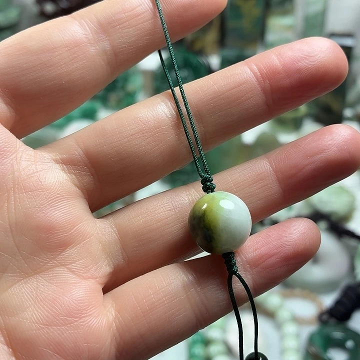 独山玉未镶嵌吊坠