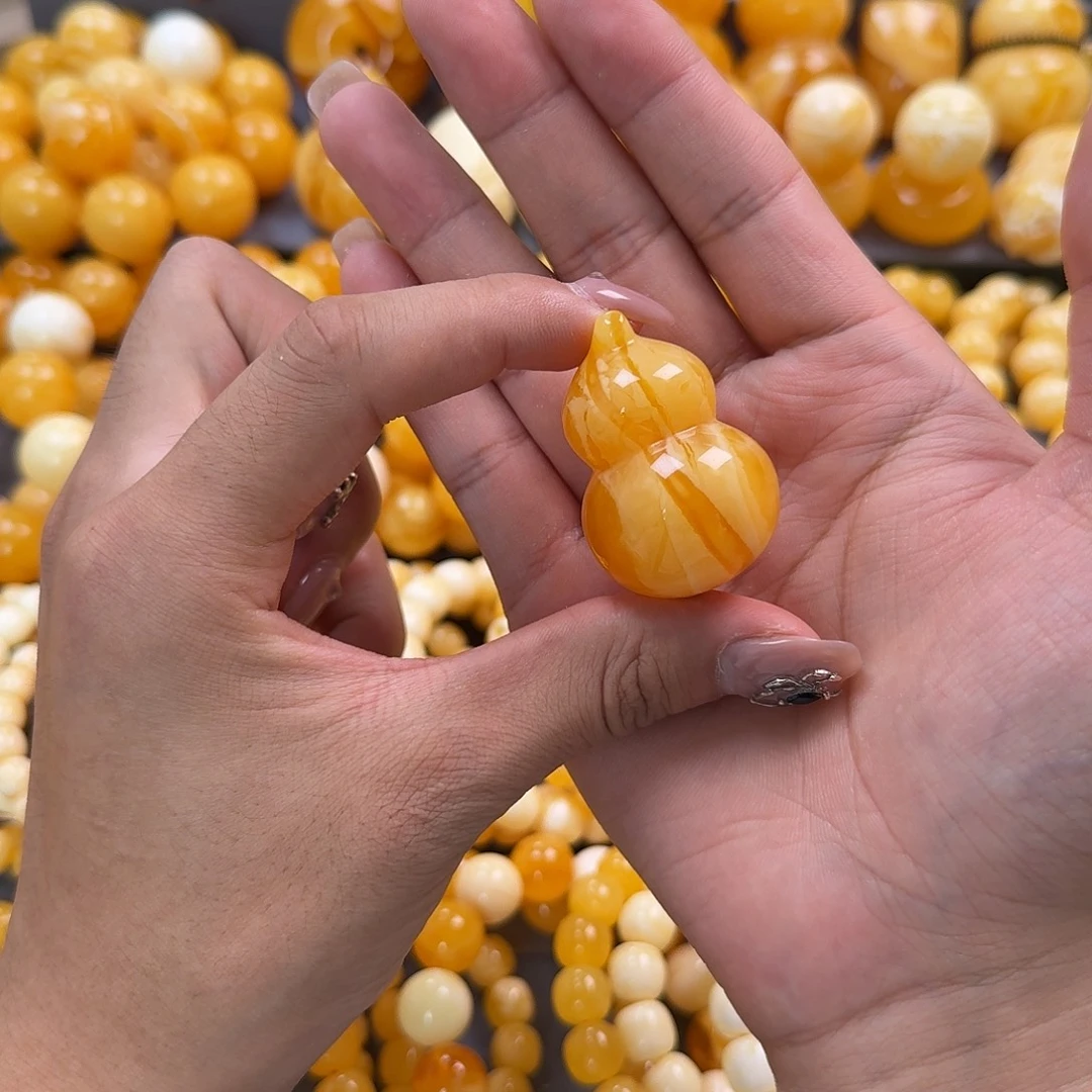 蜜蜡未镶嵌珠宝奇石