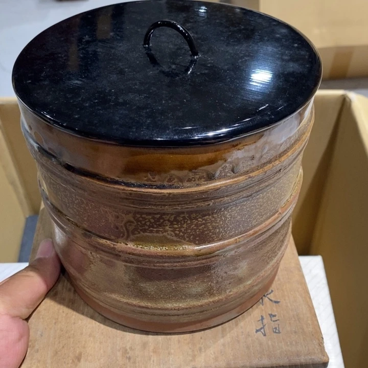 日本淘器水指大漏