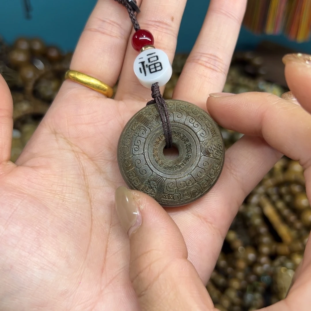 无事牌维腊木（绿檀）