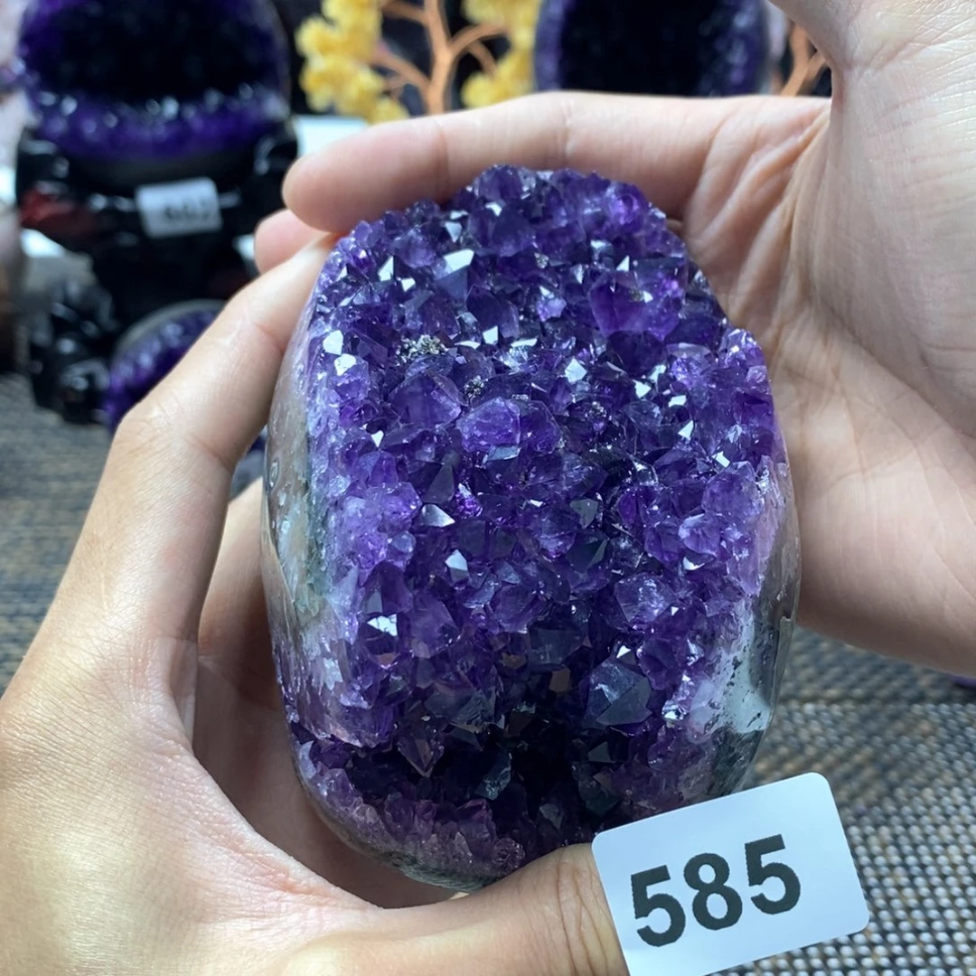 紫晶未镶嵌大型摆件（非配饰）