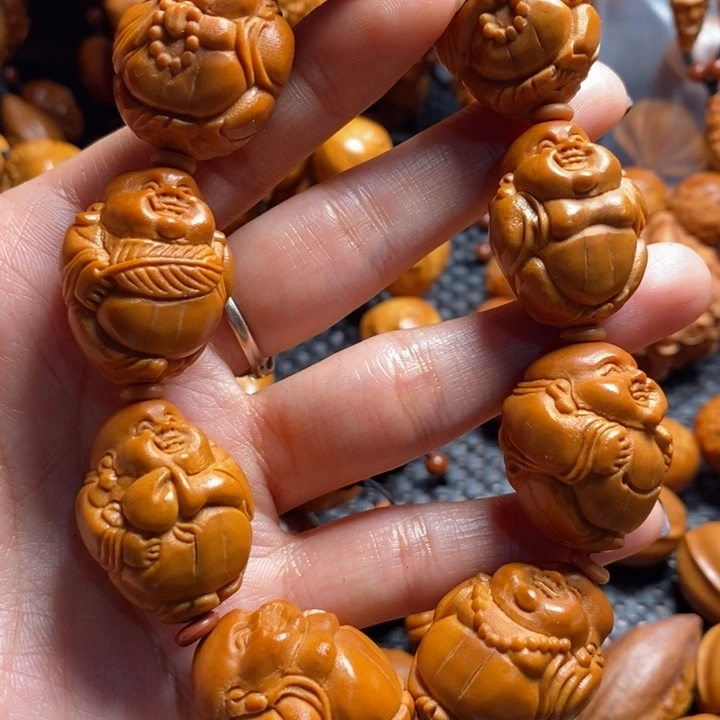 吊坠橄榄核博*八大弥勒