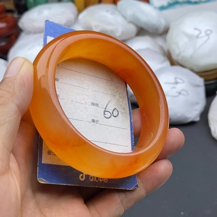 石英质玉未镶嵌手镯