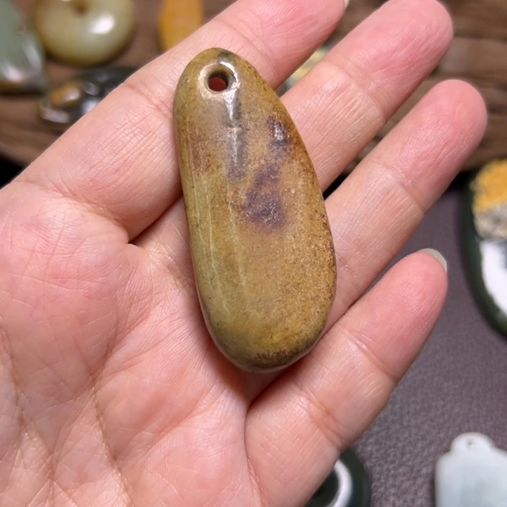 岫岩河磨玉（透闪石质玉）未镶嵌颈饰