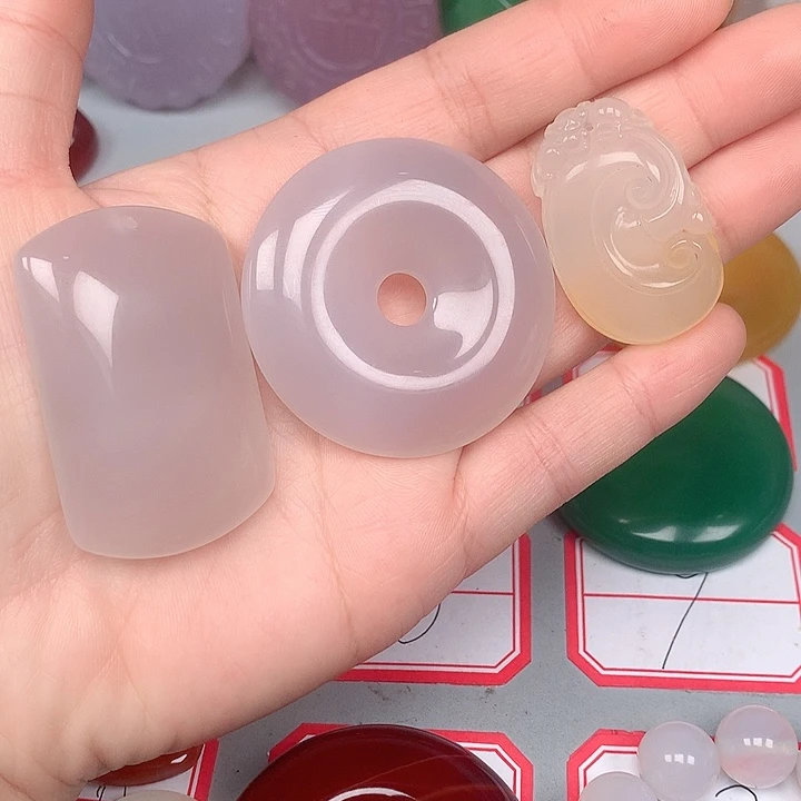 彬***g玛瑙/玉髓未镶嵌颈饰