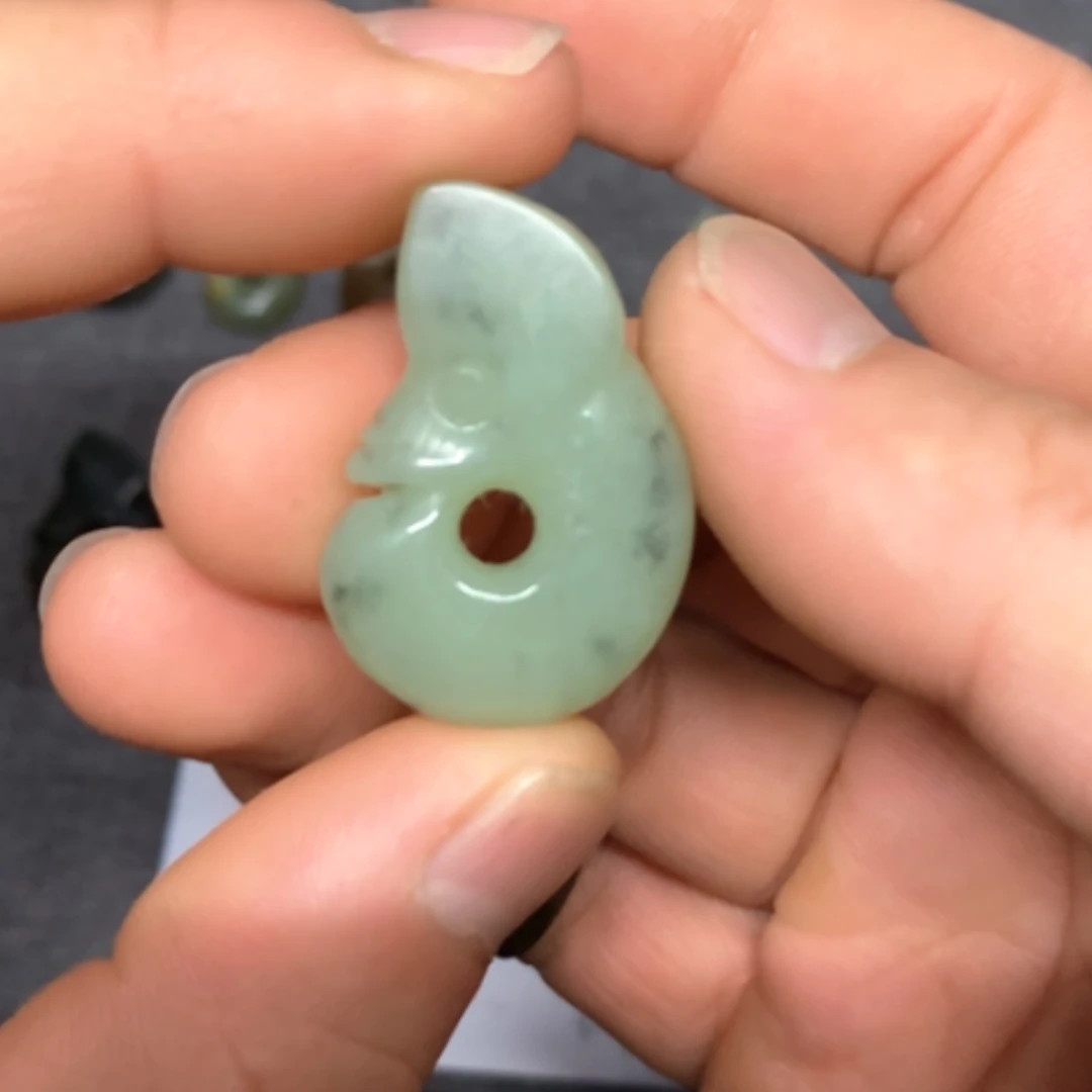 【闪购商品】颈饰未镶嵌岫岩老玉（透闪石质玉）