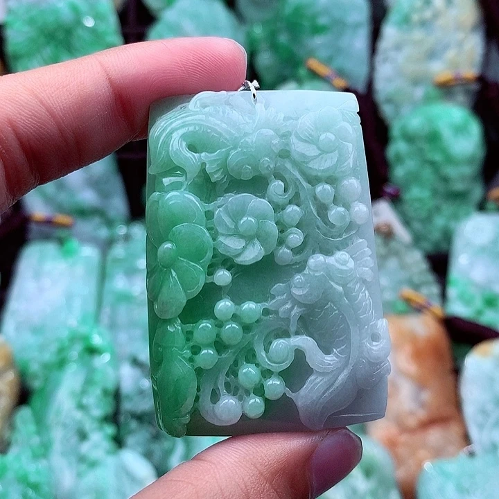 天然A货翡翠鱼牌