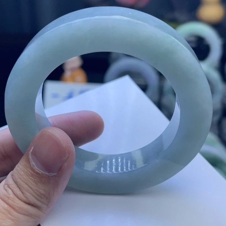 定制翡翠未镶嵌手镯