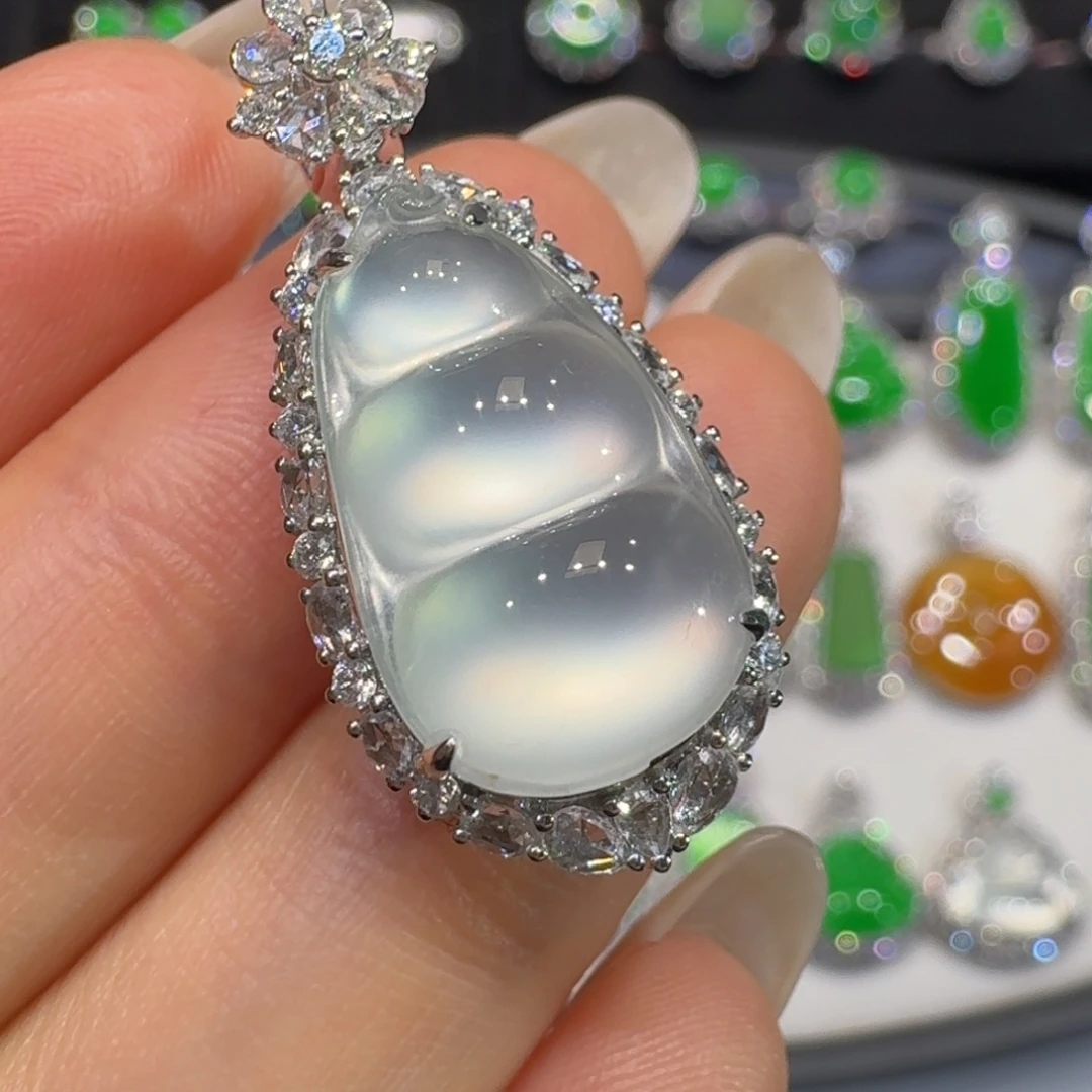 翡翠18K金镶嵌颈饰收到货48小时鉴赏期