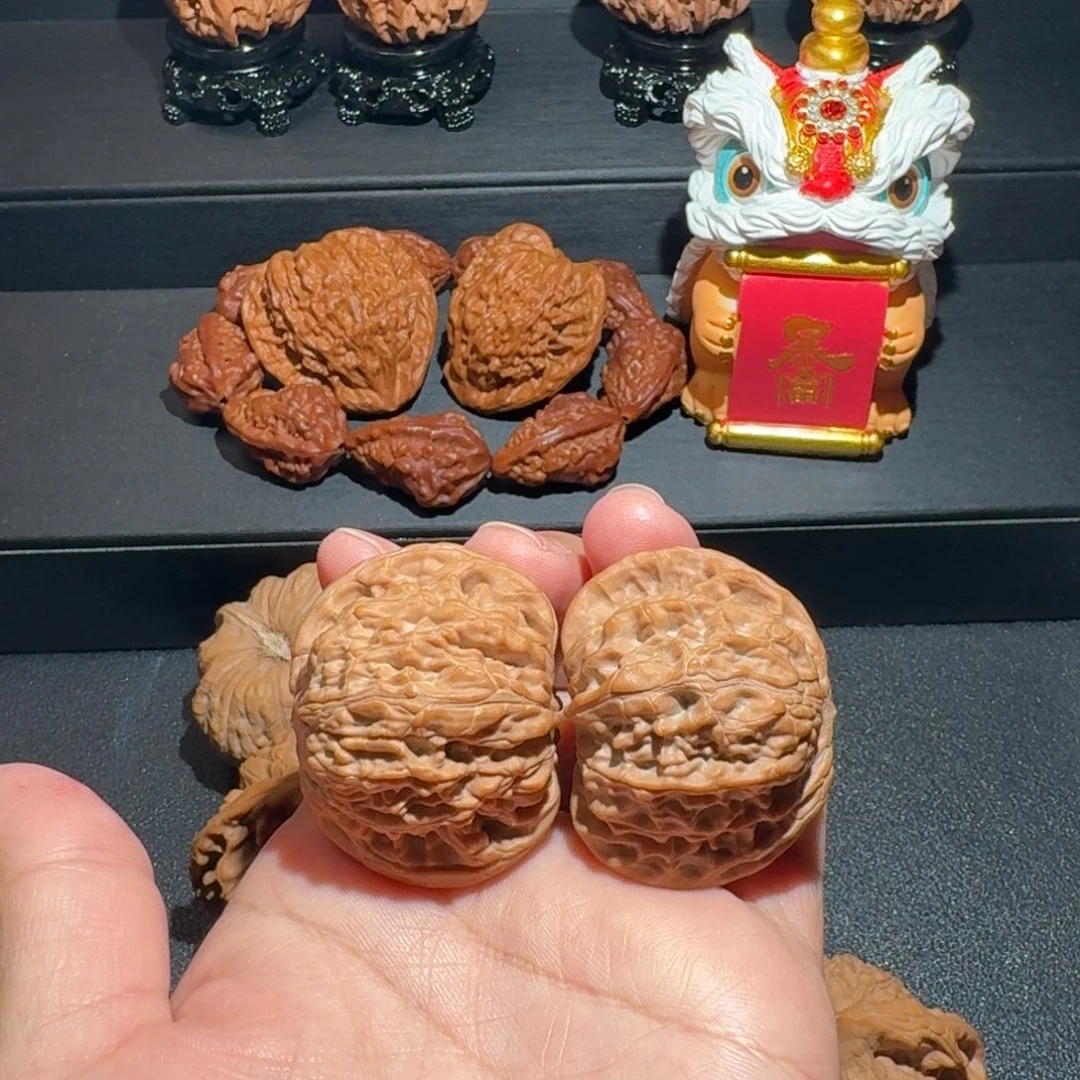 吊坠文玩核桃中桩磨盘狮子头