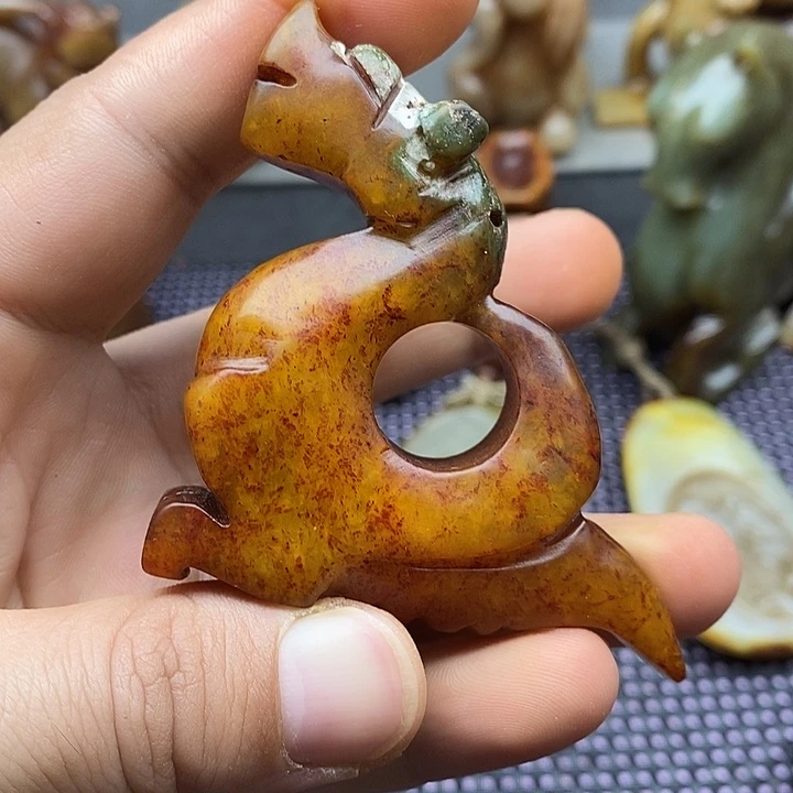 未镶嵌蛇纹石玉颈饰