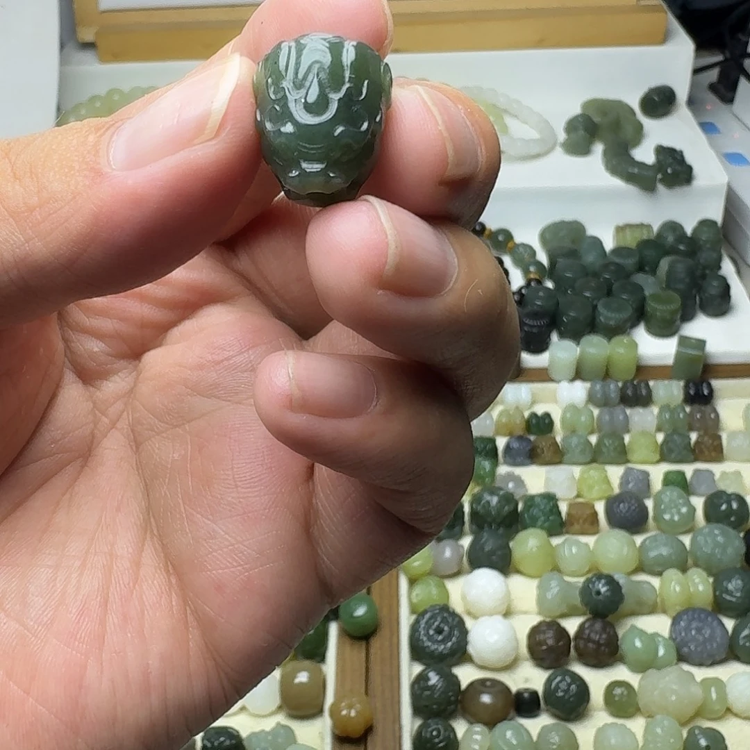 记***哦和田玉未镶嵌珠宝半成品和田玉且末蓝貔貅三通