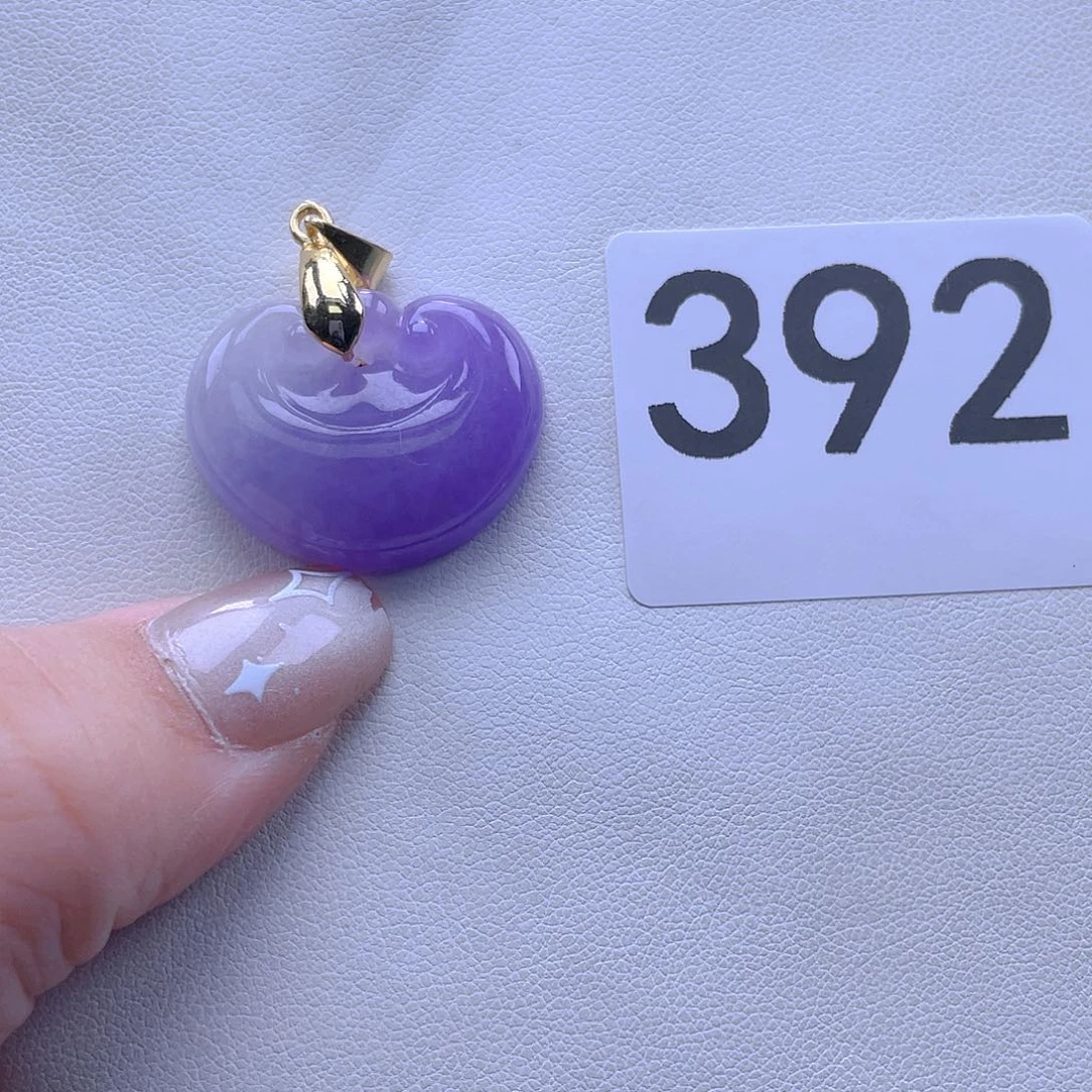 翡翠吊坠(赠链)未镶嵌