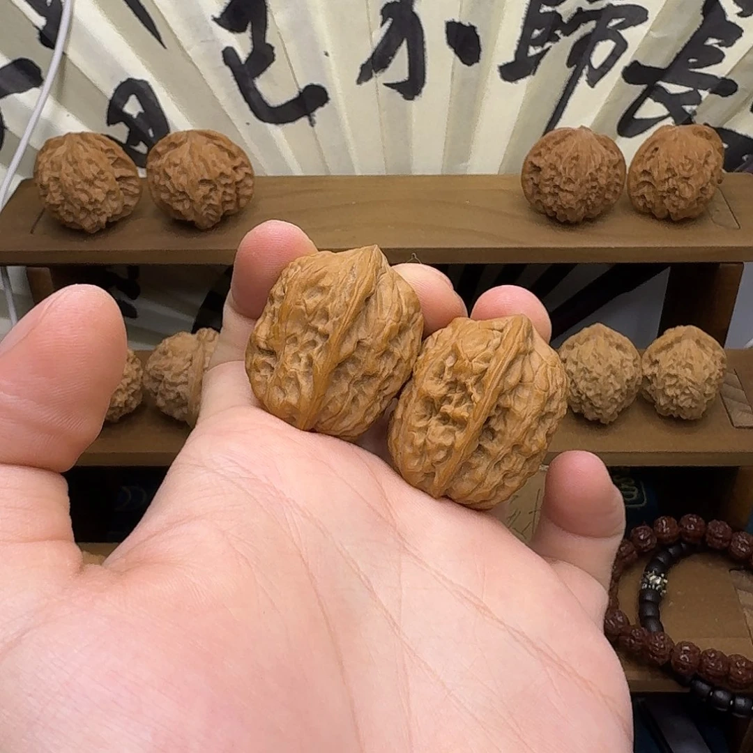 文玩核桃吊坠野生将军