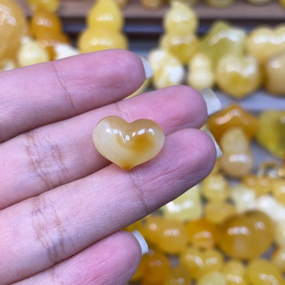 琥珀未镶嵌珠宝奇石