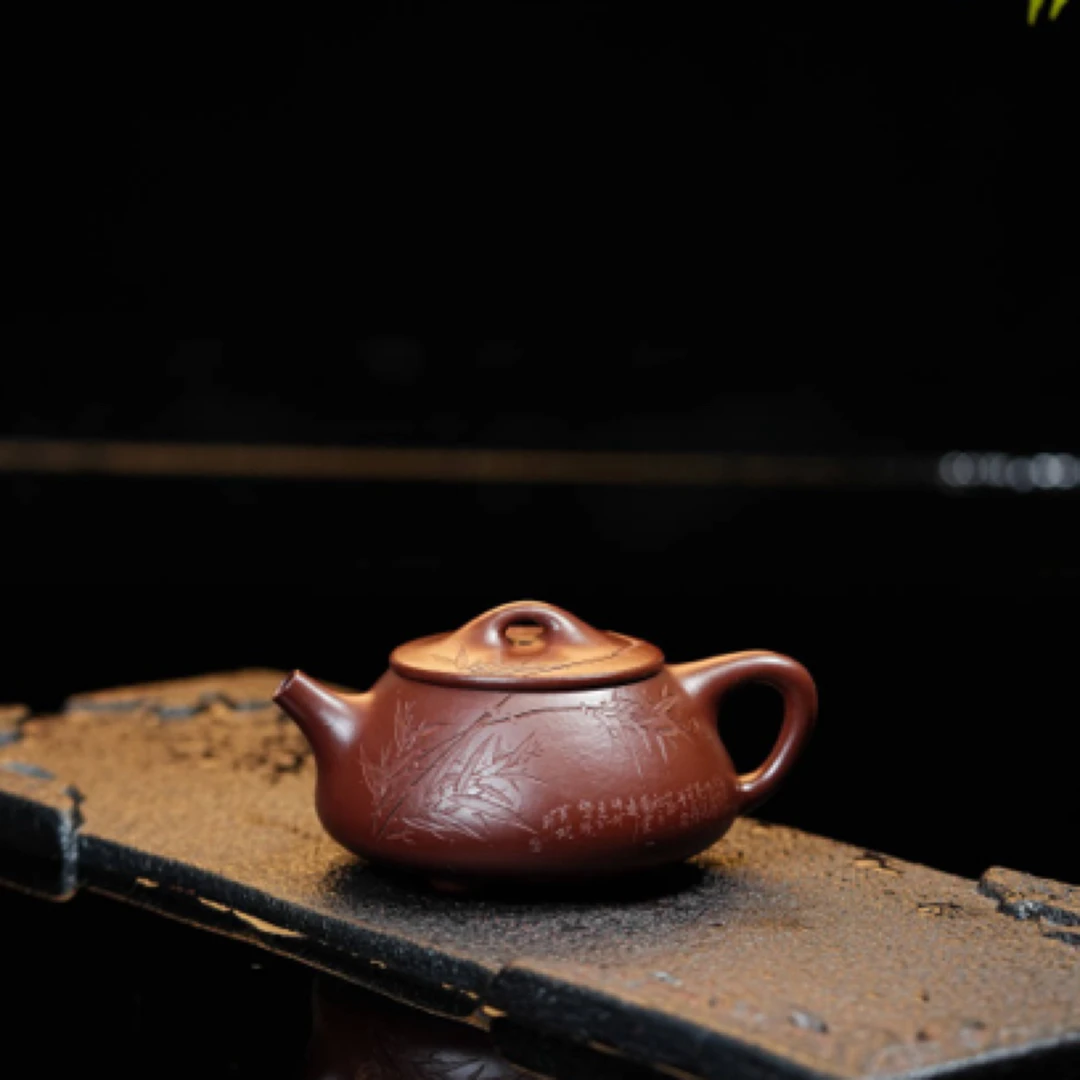 作者：周良红景舟石瓢 泥料：紫袍玉砂 容量：250cc