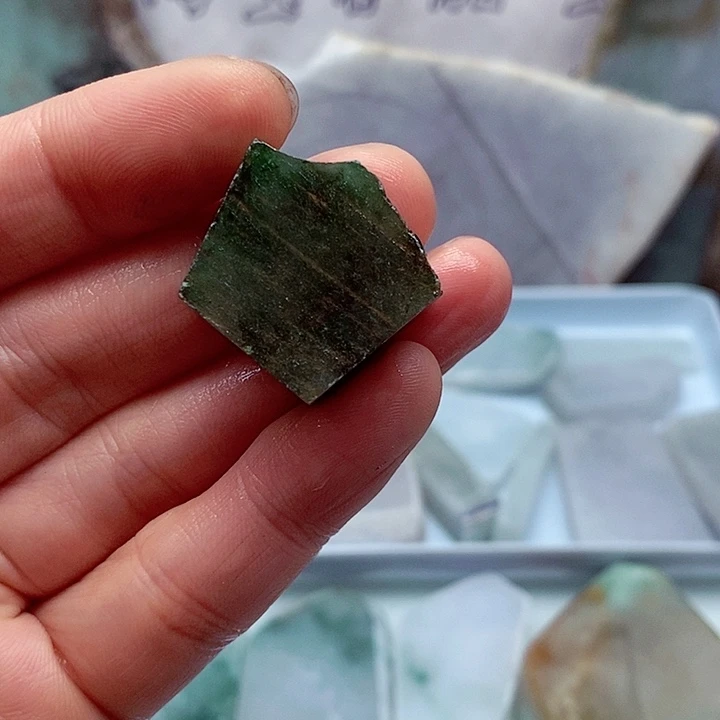 翡翠颈饰未镶嵌缅甸翡翠A货边角