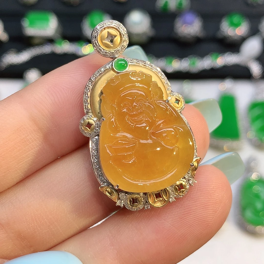 翡翠18K金镶嵌颈饰吊坠