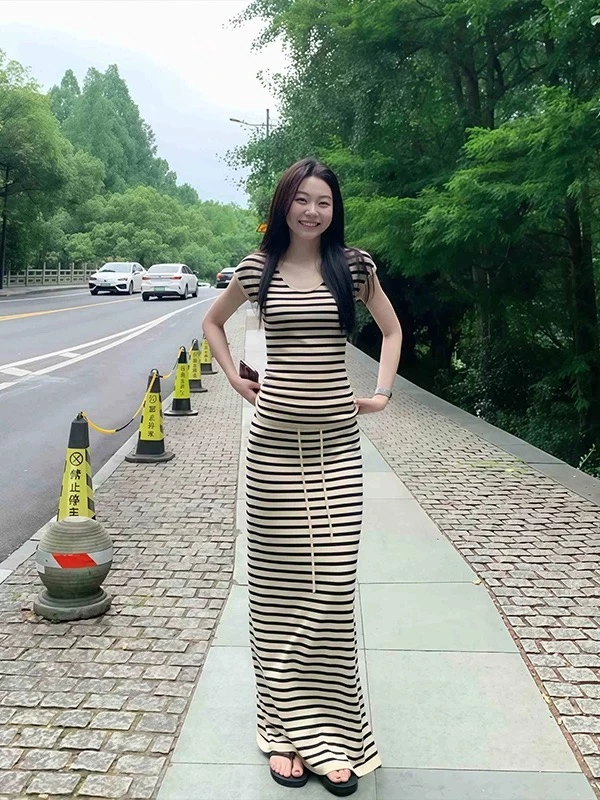 【卡布奇诺】两件套韩系休闲慵懒风条纹针织套装上衣加裙子