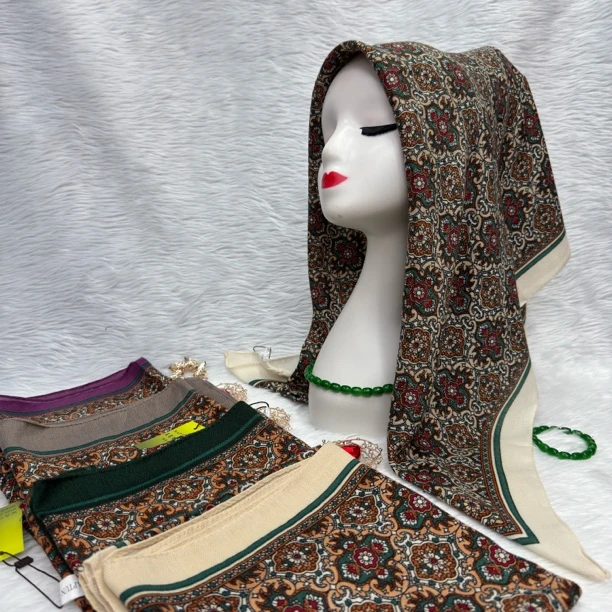 SALAM 03 民族风经典复古碎花方巾厚款نەقىش گۈللۈك قىلىن