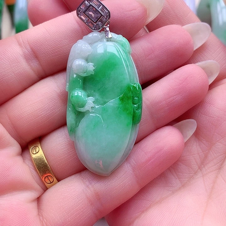 翡翠银S925镶嵌颈饰翡翠
