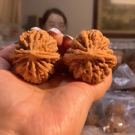 文玩核桃吊坠血****红44➕状元冠有修