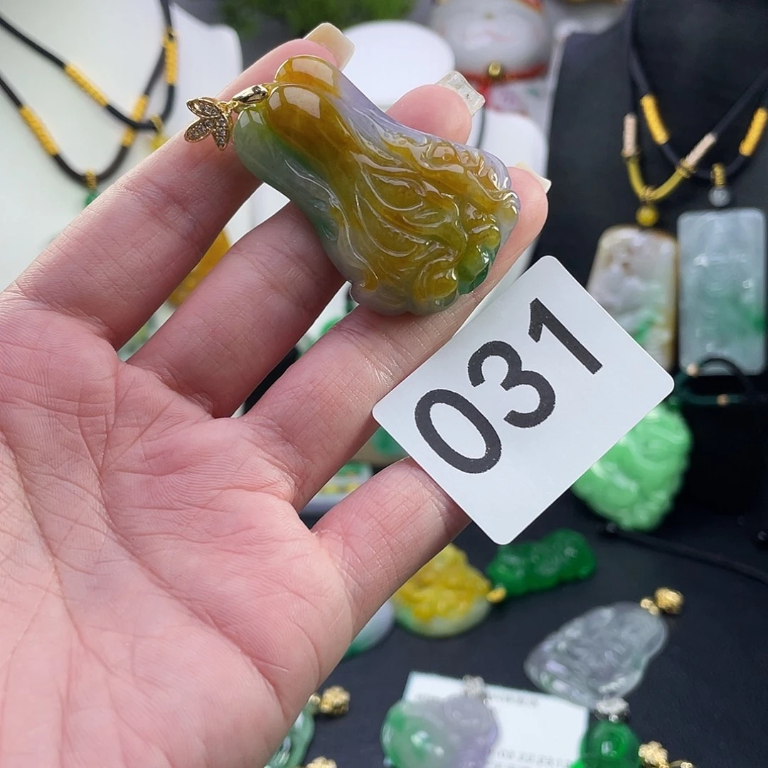 吊坠(赠链)未镶嵌翡翠