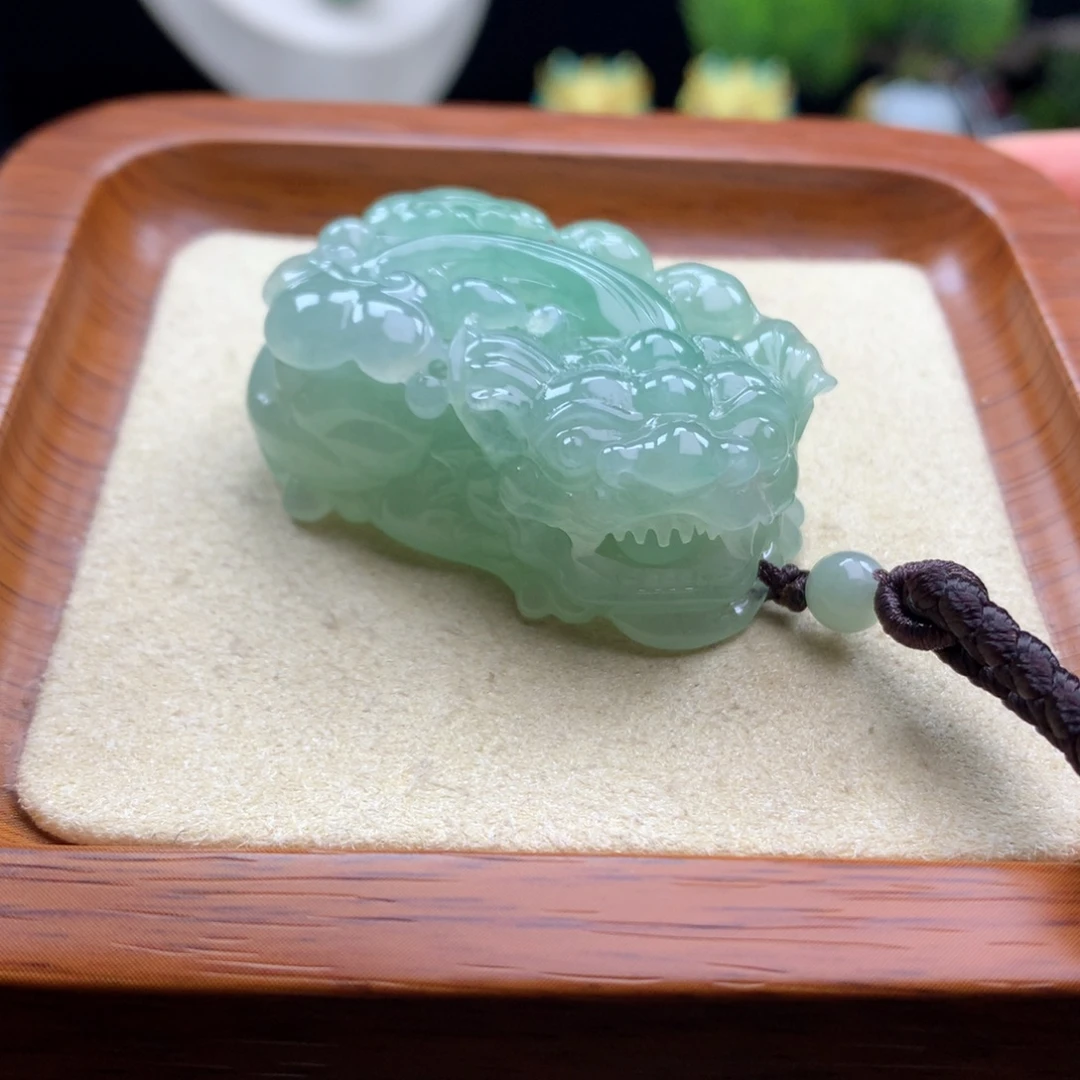 翡翠未镶嵌颈饰17