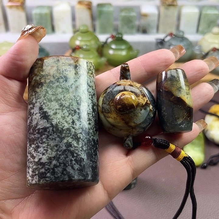 蛇纹石玉未镶嵌项圈