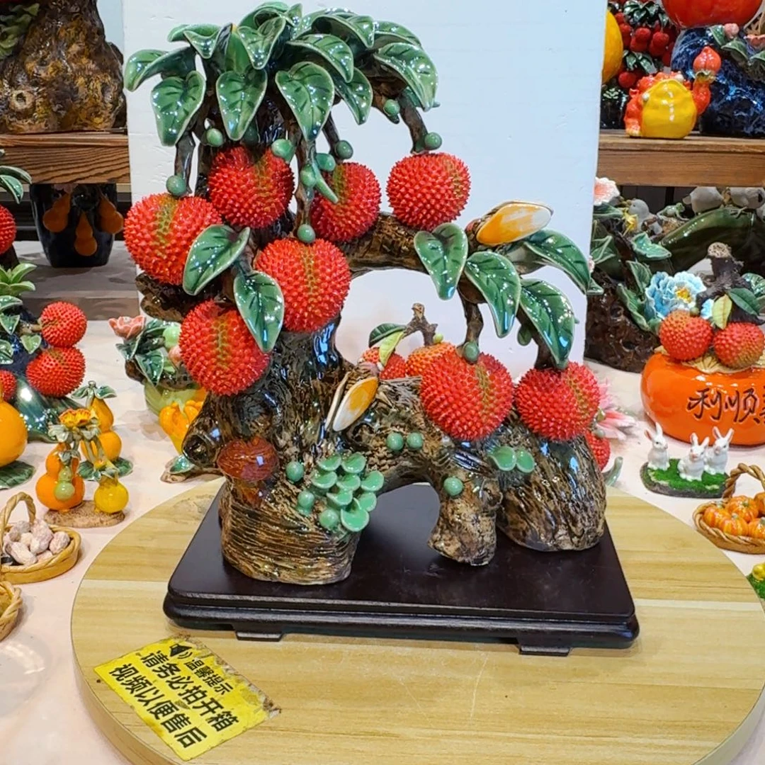 陶瓷彩蝉荔枝摆件