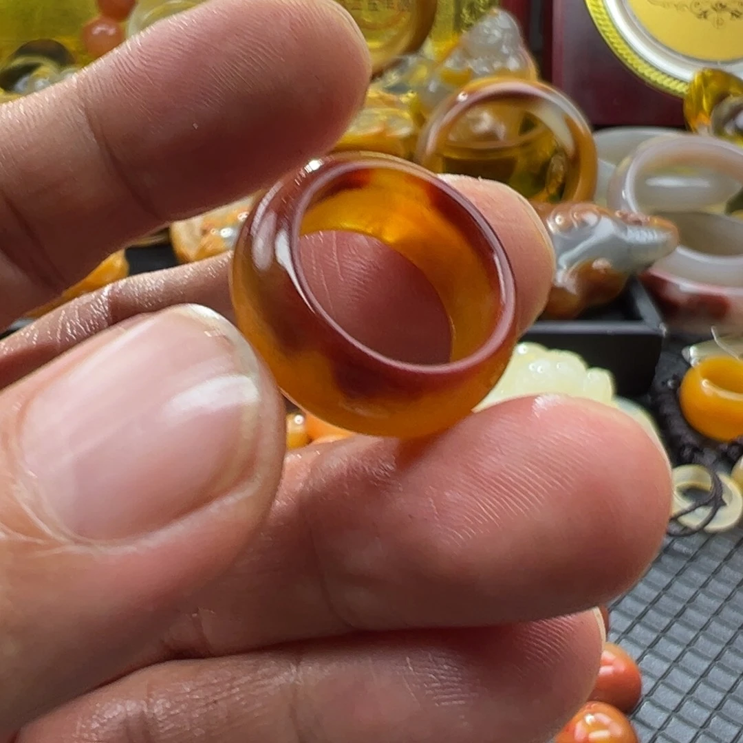 石英质玉未镶嵌颈饰