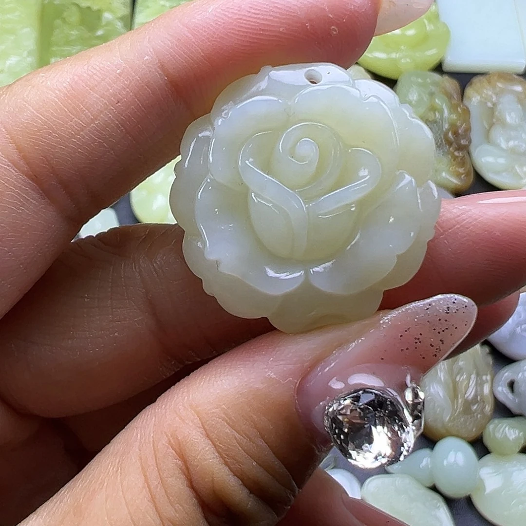 和田玉未镶嵌颈饰