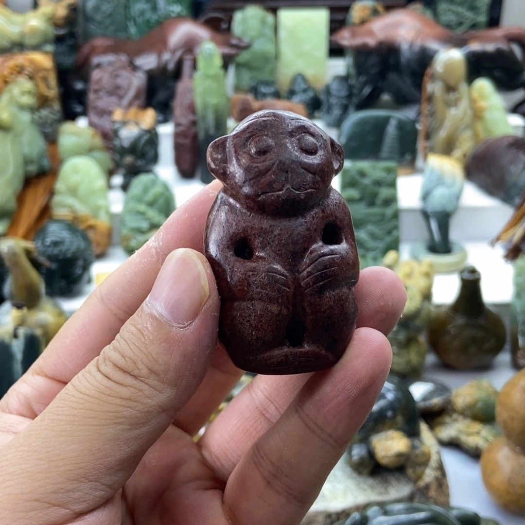 未镶嵌岫岩河磨玉（透闪石质玉）把件
