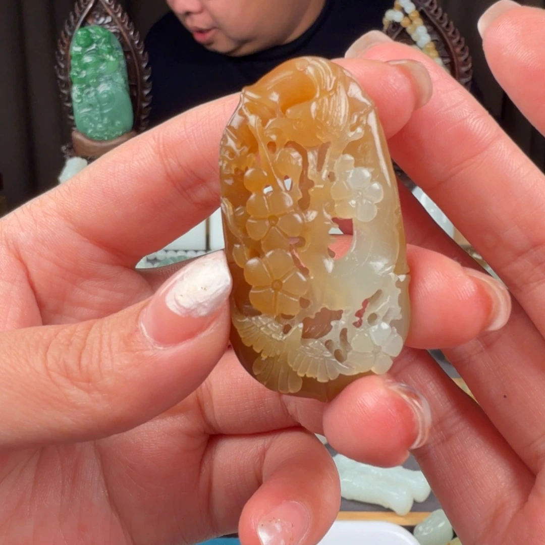 江***鼎和田玉未镶嵌颈饰