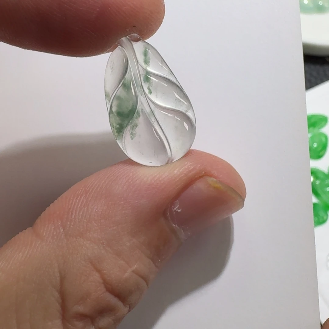 翡翠未镶嵌颈饰树叶