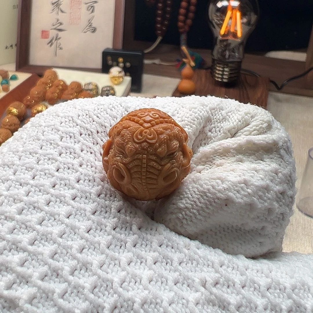 米***勒猴头核桃吊坠六牙象神一级精修19