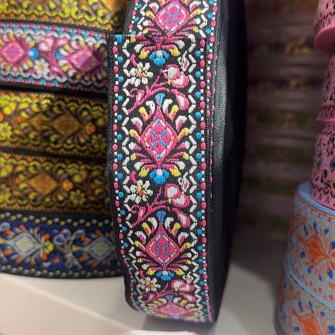 双*服装辅料花边织带