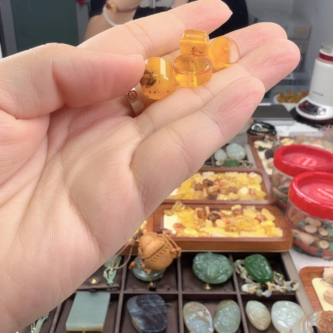 裸石琥珀未镶嵌瑕疵