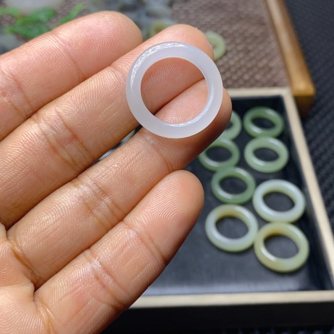 和田玉（糖玉）未镶嵌珠宝半成品史*默