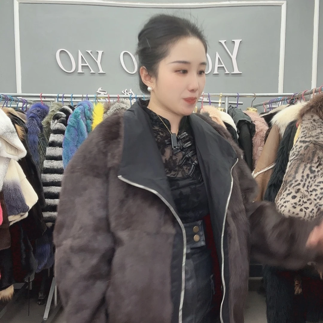 姚小妖家高端皮草