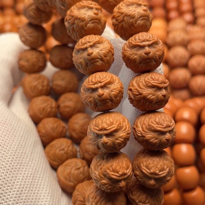 猴头核桃吊坠暗**狸斗战胜佛