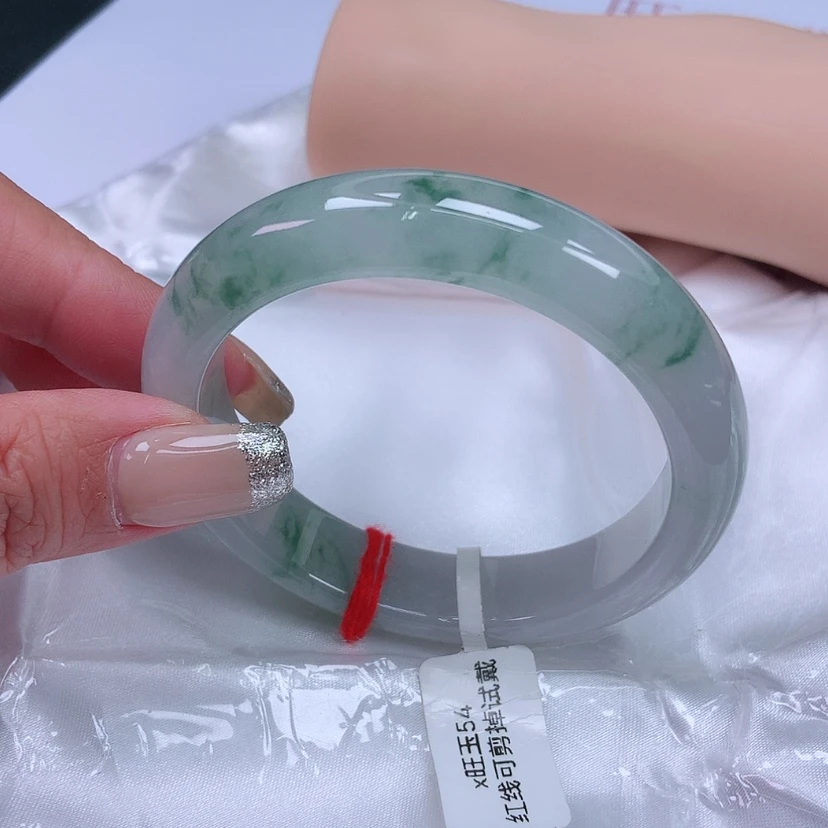 【闪购商品】未镶嵌手镯翡翠，54.6
