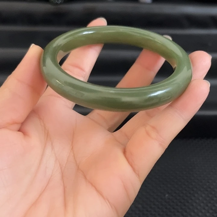 和田玉（青玉）未镶嵌手镯