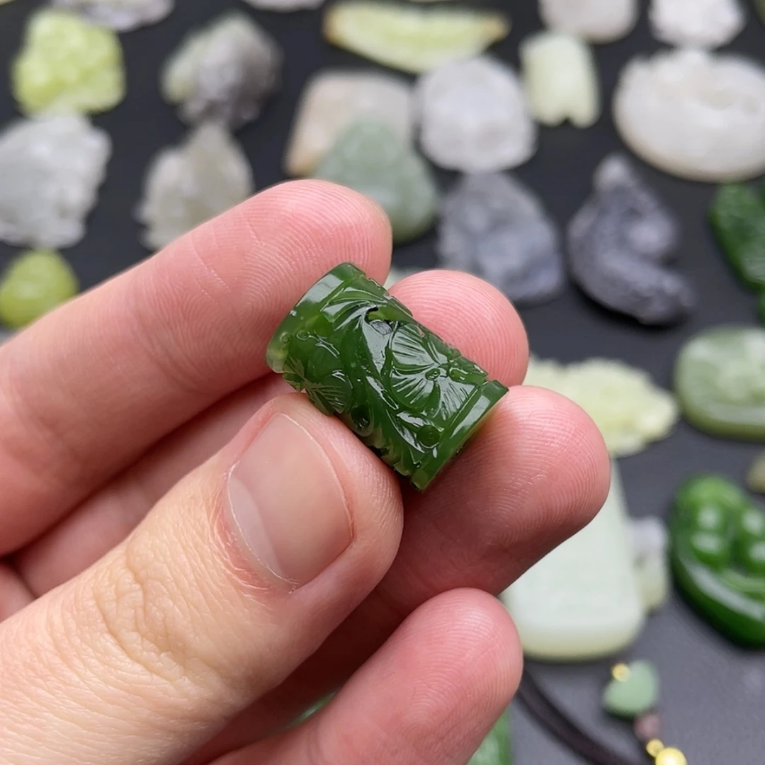 【闪购商品】颈饰未镶嵌和田玉l****y