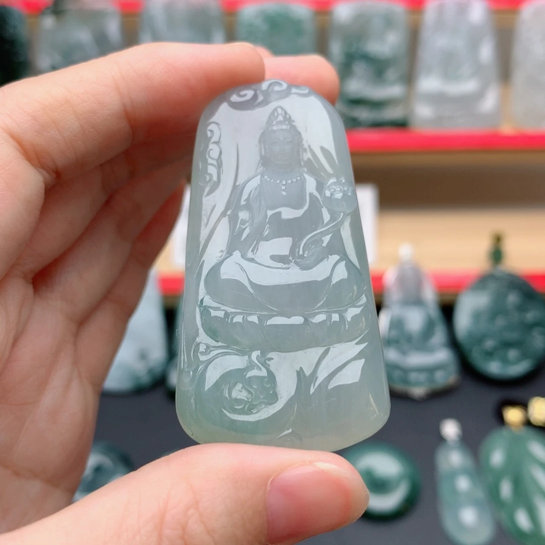翡翠未镶嵌颈饰素衣