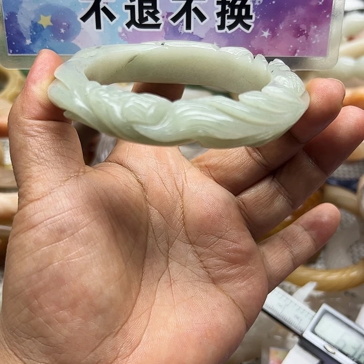 未镶嵌手镯石英岩玉